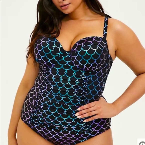 ❌SOLD❌Torrid Iridescent Strappy back Mermaid One Piece  Swimsuit size 2 D/DD♥️ - Picture 3 of 12